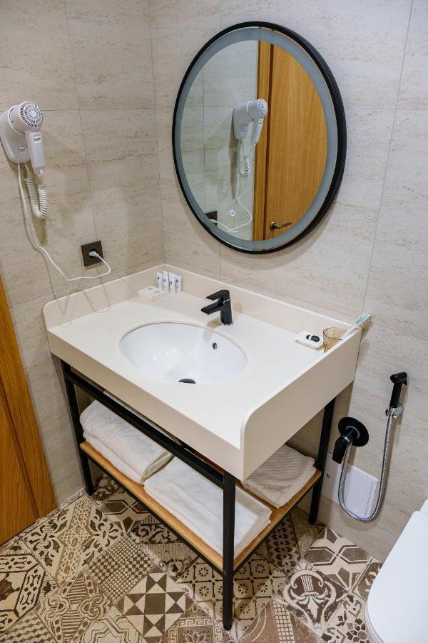 Dami Almaty Hotel Экстерьер фото