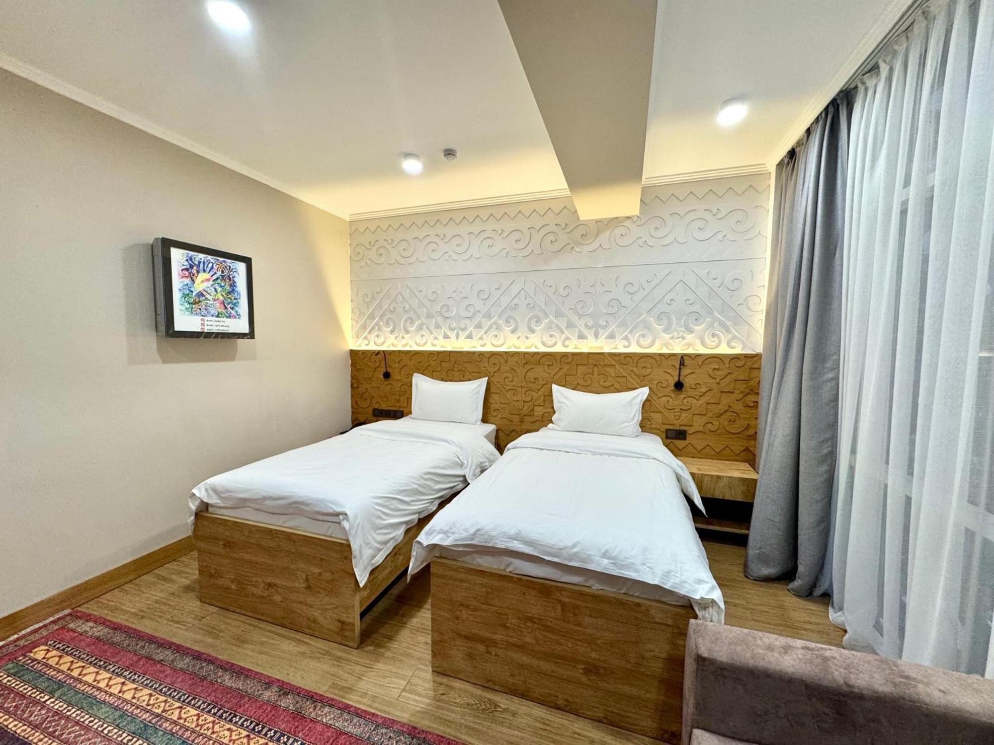 Dami Almaty Hotel Экстерьер фото