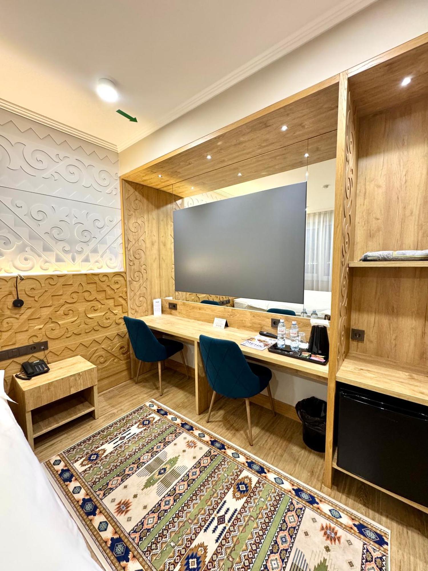 Dami Almaty Hotel Экстерьер фото